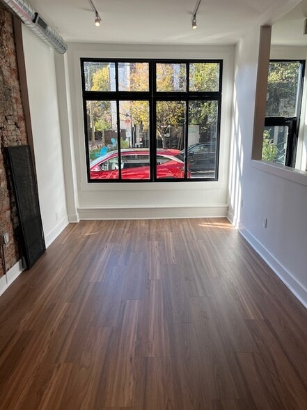 More Photos Of 763 S 4th St, Philadelphia Storefront Retail Office For Lease