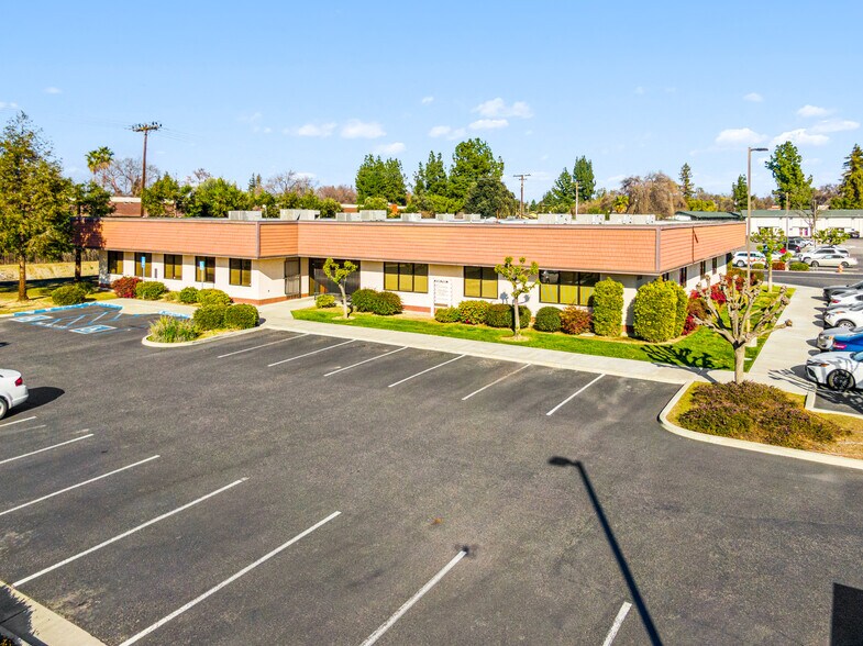 More Photos Of 3400 W Mineral King Ave, Visalia Office For Lease