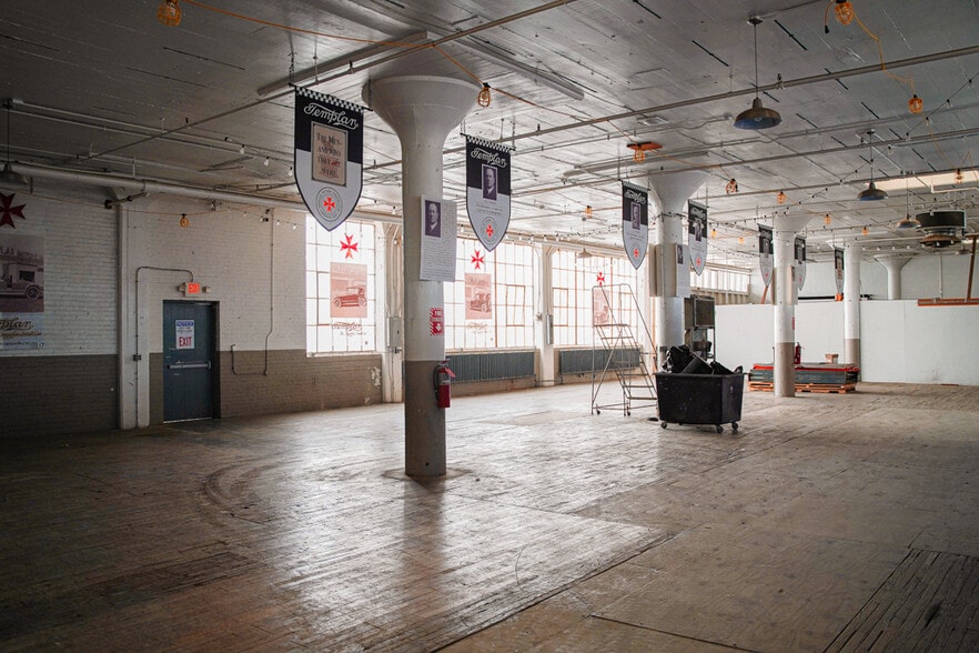 More Photos Of 13000 Athens Ave, Lakewood Warehouse For Lease