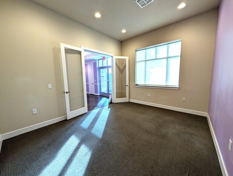 More Photos Of 5757 Flewellen Oaks Ln, Fulshear Business Park For Lease