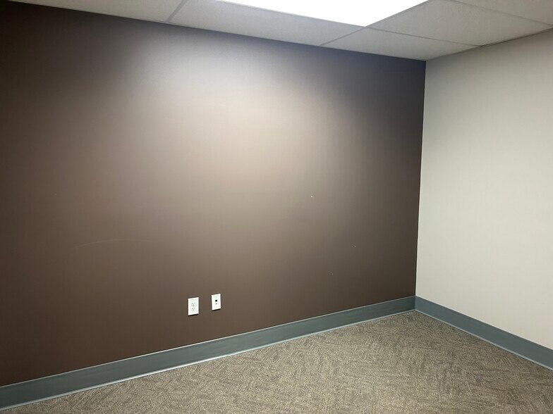 More Photos Of 375 Bay Rd, Queensbury Medical For Lease