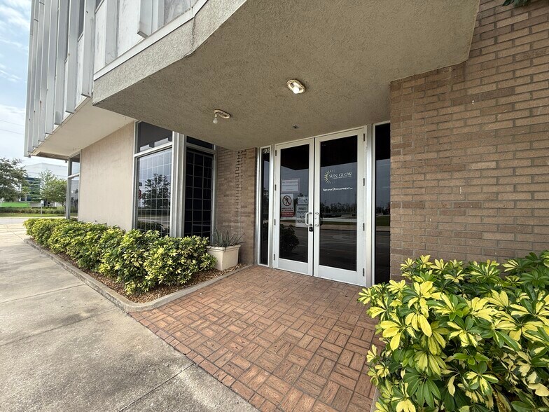 More Photos Of 226-230 N Beach St, Daytona Beach Office For Sale