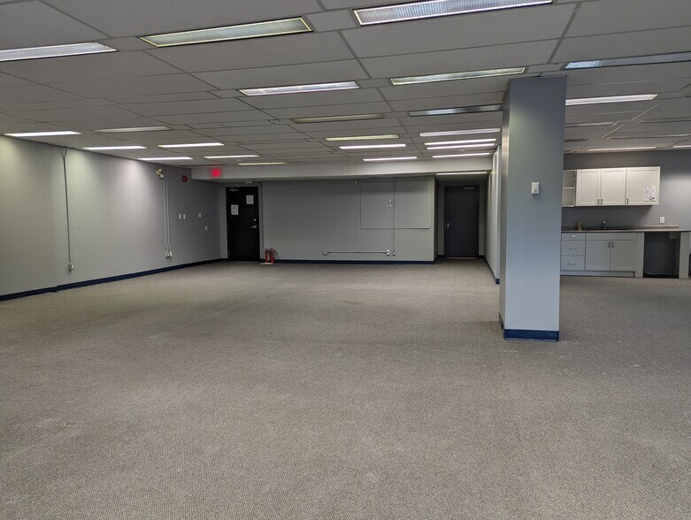 More Photos Of 1150 Morrison Dr, Ottawa Office For Lease