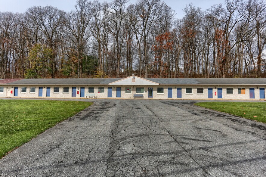 More Photos Of 4221 Stiegel Pike, Newmanstown Hotel For Sale