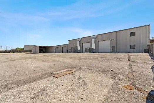 More Photos Of 200 Trademark St, Buda Warehouse For Lease