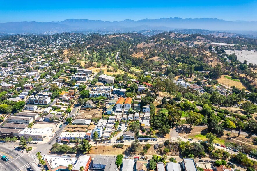 More Photos Of 1303 Lilac Terrace, Los Angeles Apartments For Sale