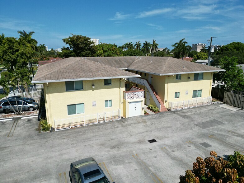 More Photos Of 724 NE 4th St, Hallandale Beach Apartments For Sale