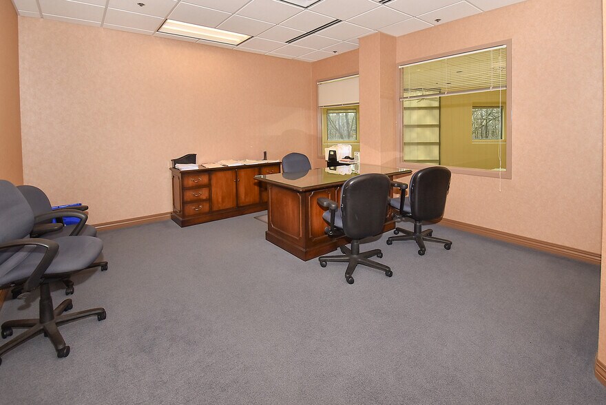 More Photos Of 755 Winding Brook Dr, Glastonbury Office For Sale