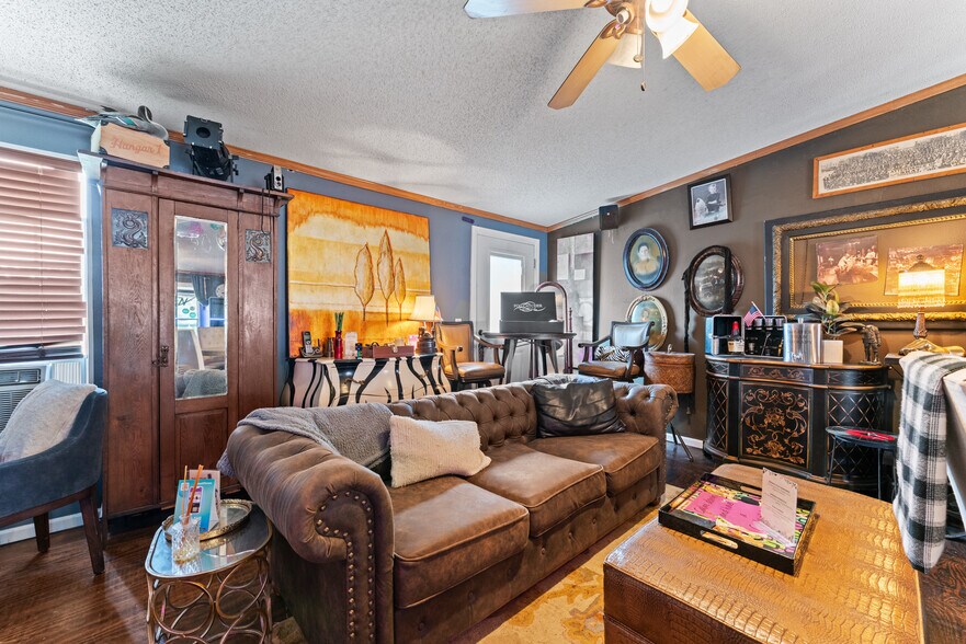 More Photos Of 33855 Blanco Rd, Bulverde Bar For Sale