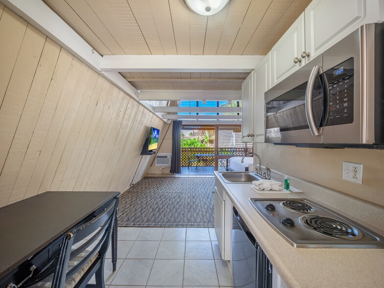 More Photos Of 1300 Kamehameha V Hwy, Kaunakakai Hotel For Sale