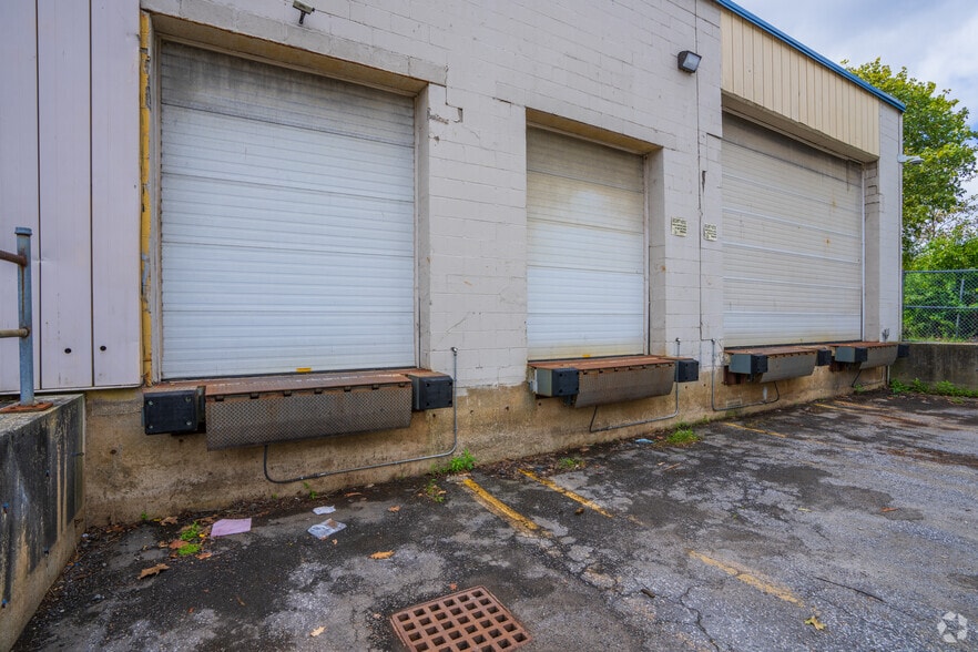 More Photos Of 126 Merrimack St, Methuen Manufacturing For Lease