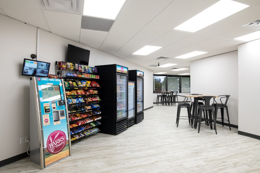 More Photos Of 5728 Lyndon B Johnson Fwy, Dallas Office For Lease