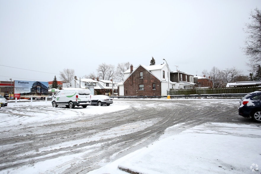 More Photos Of 1177 Danforth Ave, Toronto Apartments For Lease