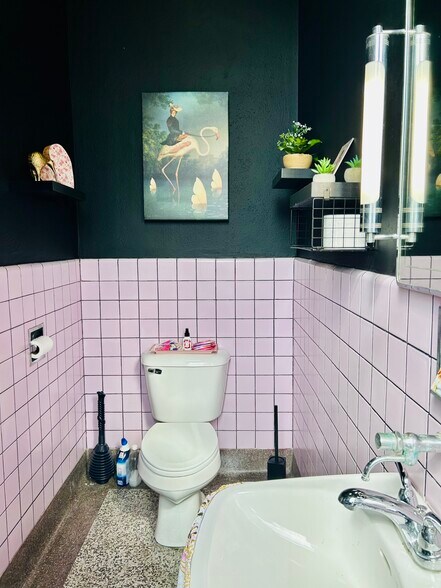 More Photos Of 3121 Broadway St, Paducah Storefront Retail Office For Sale