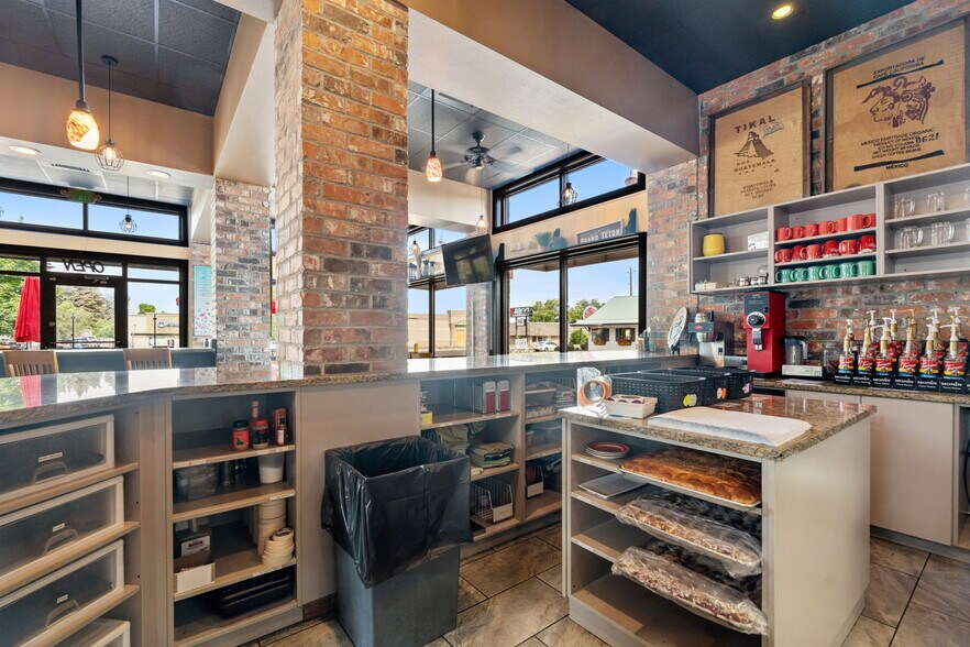 More Photos Of 1138 Yellowstone, Pocatello Restaurant For Sale