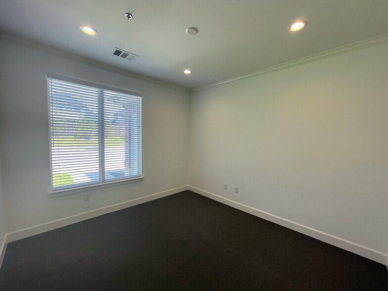 More Photos Of 400 Stonebrook Pky, Frisco Unknown For Lease