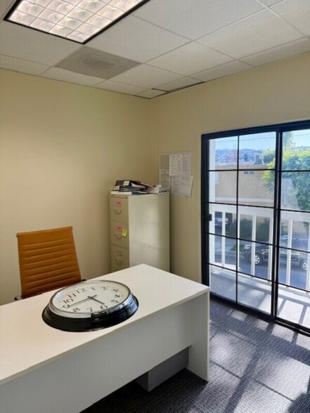 More Photos Of 14101 Valleyheart Dr, Sherman Oaks Office For Lease