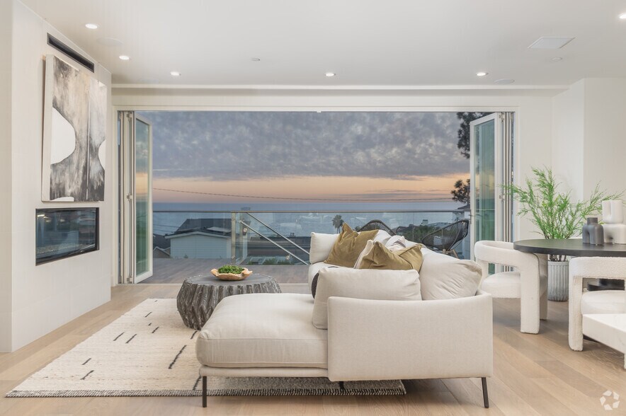 More Photos Of 1363-1373 Coast Hwy, Laguna Beach Storefront Retail Residential For Sale