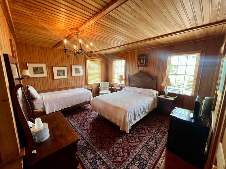 More Photos Of 155 Silver Lake Dr, Ocracoke Hospitality For Sale