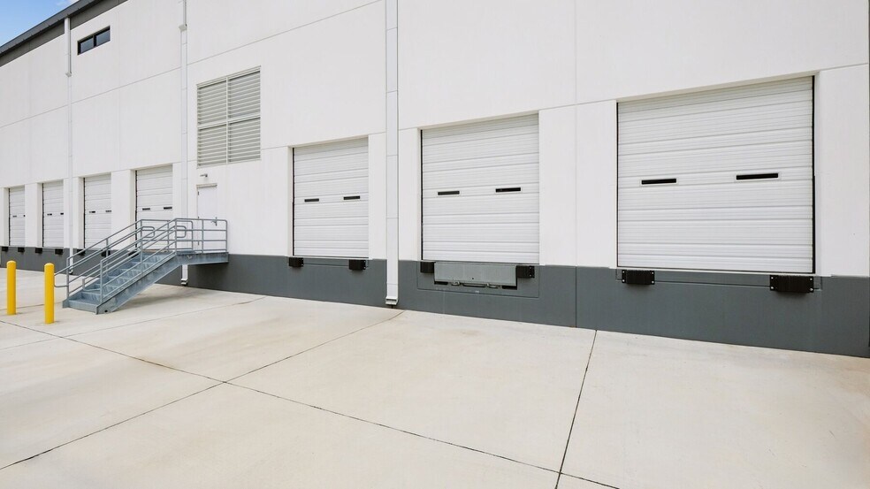 More Photos Of 4101 Northern Cross Blvd, Haltom City Unknown For Lease