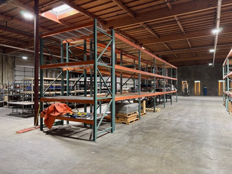 More Photos Of 2500 Pegasus Dr, Bakersfield Manufacturing For Lease