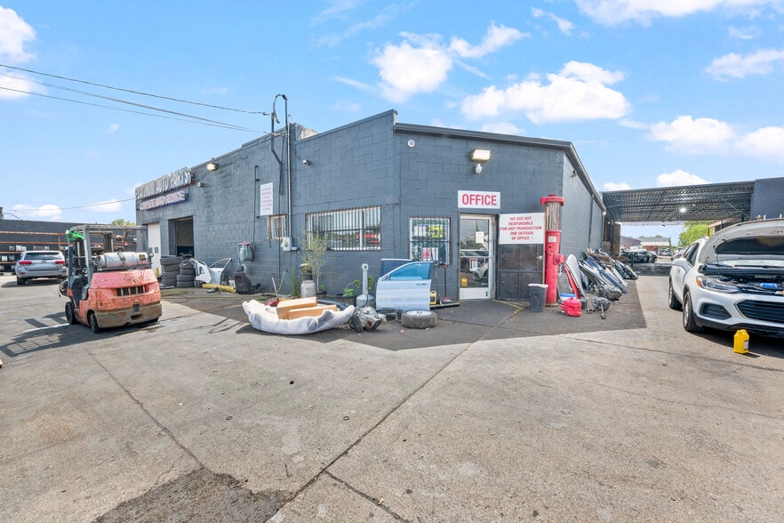 More Photos Of 11435 Schaefer Hwy, Detroit Warehouse For Sale