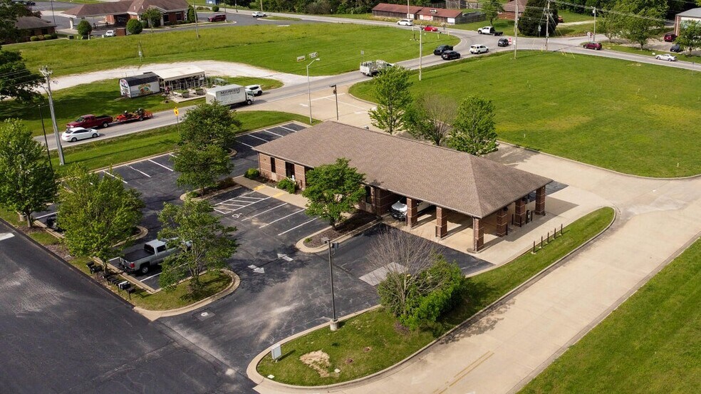 More Photos Of 291 E Hwy CC, Nixa Bank For Lease