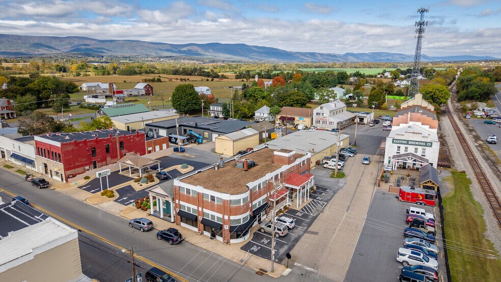 More Photos Of 406 W Spotswood Trl, Elkton Storefront For Sale