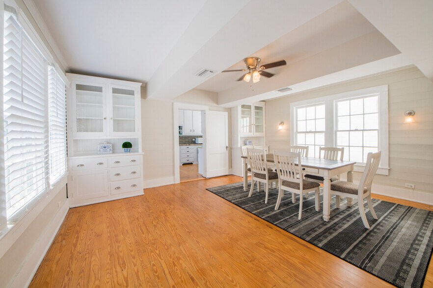 More Photos Of 7 N Claiborne St, Mobile Loft Creative Space For Lease