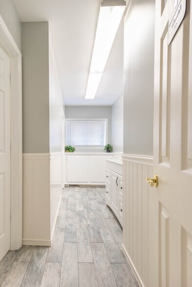 More Photos Of 275 Dixon Ave, Amityville Office For Sale