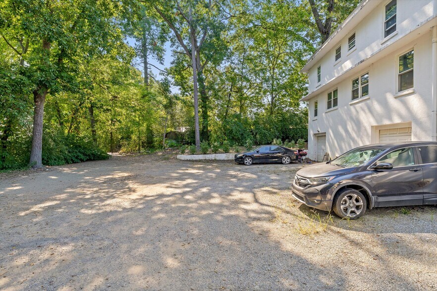 More Photos Of 1026 Greenslake Rd, East Ridge Apartments For Sale