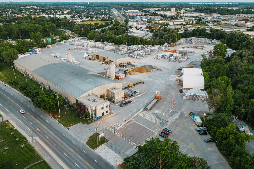 More Photos Of 500 Rue Saint-Eustache, Saint-eustache Industrial For Sale