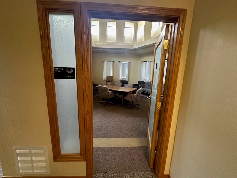 More Photos Of 43533 Ridge Park Dr, Temecula Loft Creative Space For Lease