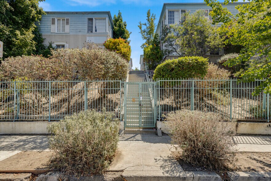 More Photos Of 120 S Coronado St, Los Angeles Apartments For Sale