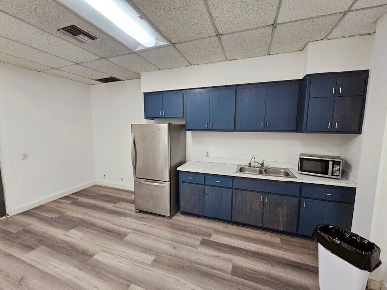 More Photos Of 123 E 35th St, Los Angeles Warehouse For Lease