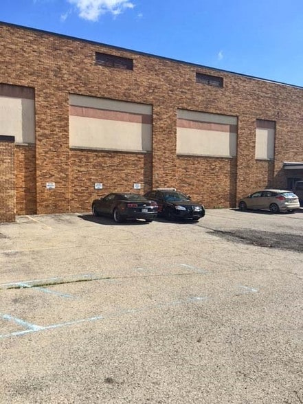 More Photos Of 305 W Elizabeth St, Stockbridge Schools For Sale