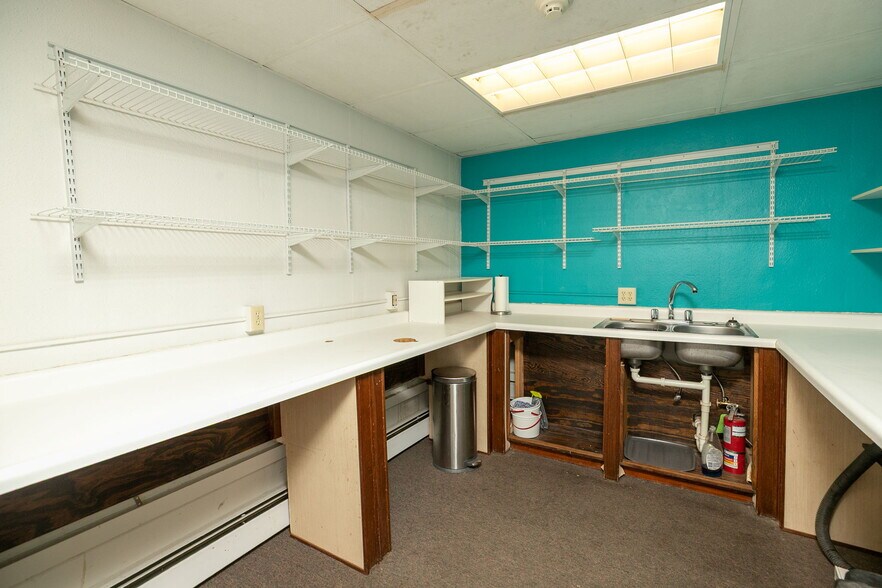 More Photos Of 307 E Center St, Rochester Office For Sale