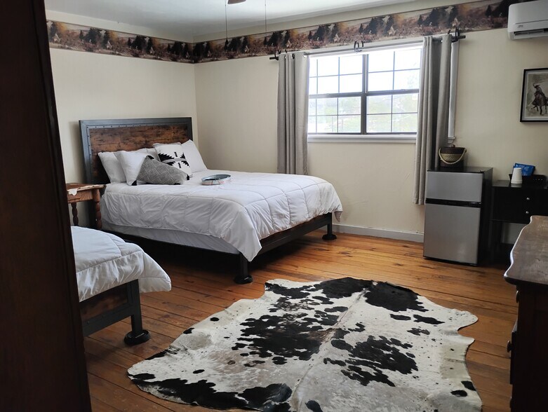More Photos Of 111 N State St, Fort Davis Hotel For Sale