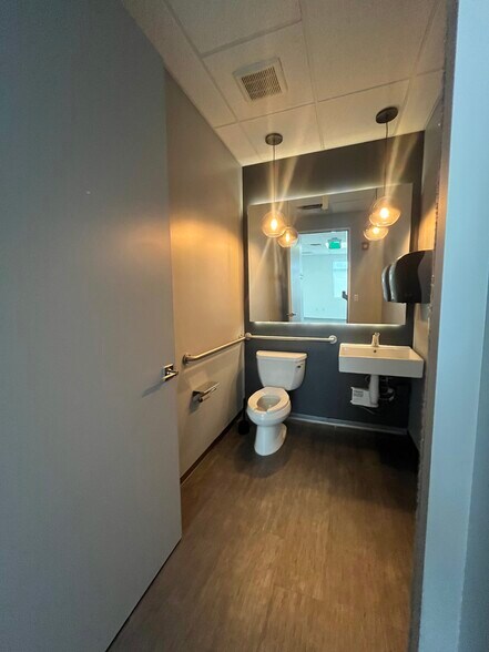 More Photos Of 260 SW Natura Ave, Deerfield Beach Medical For Lease