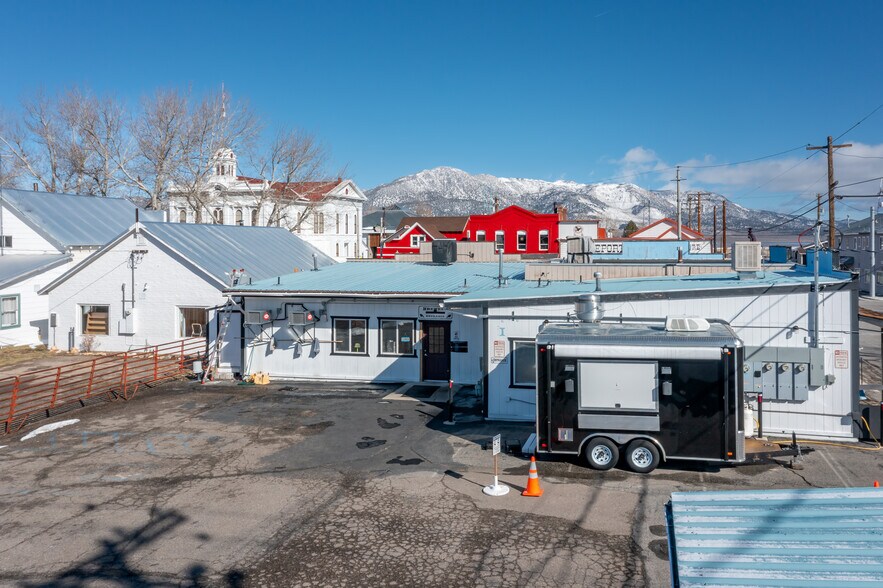 More Photos Of 20 S Sinclair St, Bridgeport Flex For Sale