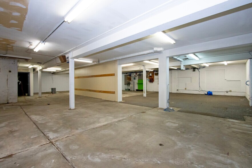 More Photos Of 160 S Columbus St, Wooster Warehouse For Lease