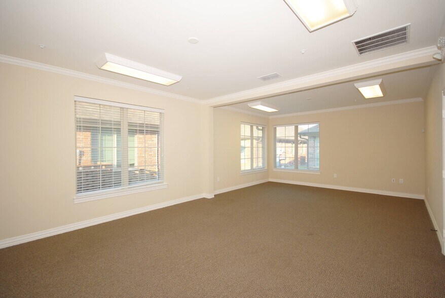 More Photos Of 425 Old Newman Rd, Frisco Unknown For Lease