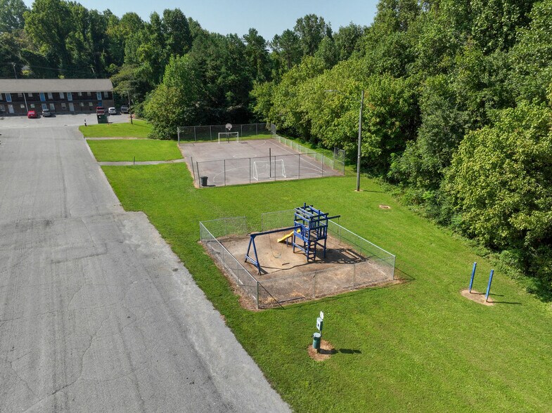 More Photos Of 100 S Kirkland Ave, Elkin Apartments For Sale