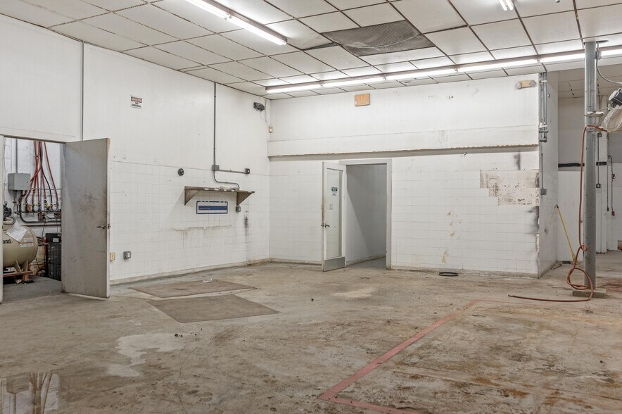 More Photos Of 3041 Gateway Dr, Pompano Beach Warehouse For Sale