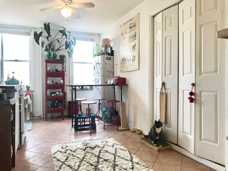 More Photos Of 92 Diamond St, Brooklyn Apartments For Sale