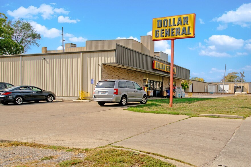 More Photos Of 421 Broadway St, Mount Vernon Freestanding For Sale