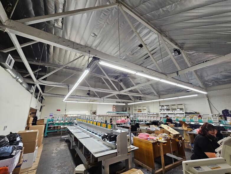 More Photos Of 1201 S Los Angeles St, Los Angeles Warehouse For Lease