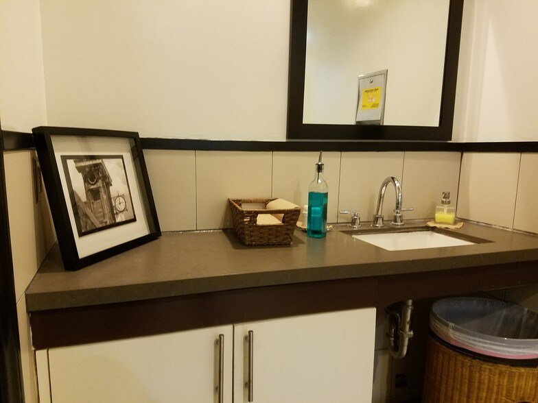 More Photos Of 24200-24228 Crenshaw Blvd, Torrance Restaurant For Lease