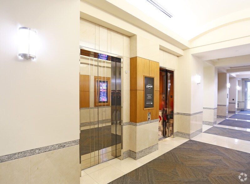 More Photos Of 15801 Brixham Hill Ave, Charlotte Office For Lease