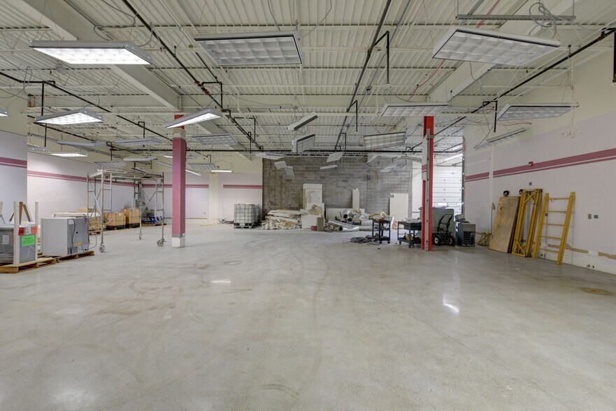 More Photos Of 1320 Taylor St, Elyria Warehouse For Lease